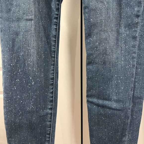 Judy Blue Relaxed Fit Jeans Size 13/31 Finding Fireflies Speckled - Picture 2 of 10